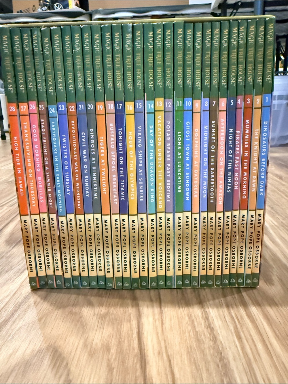 Magic Tree House Books 1-28 Boxed Set